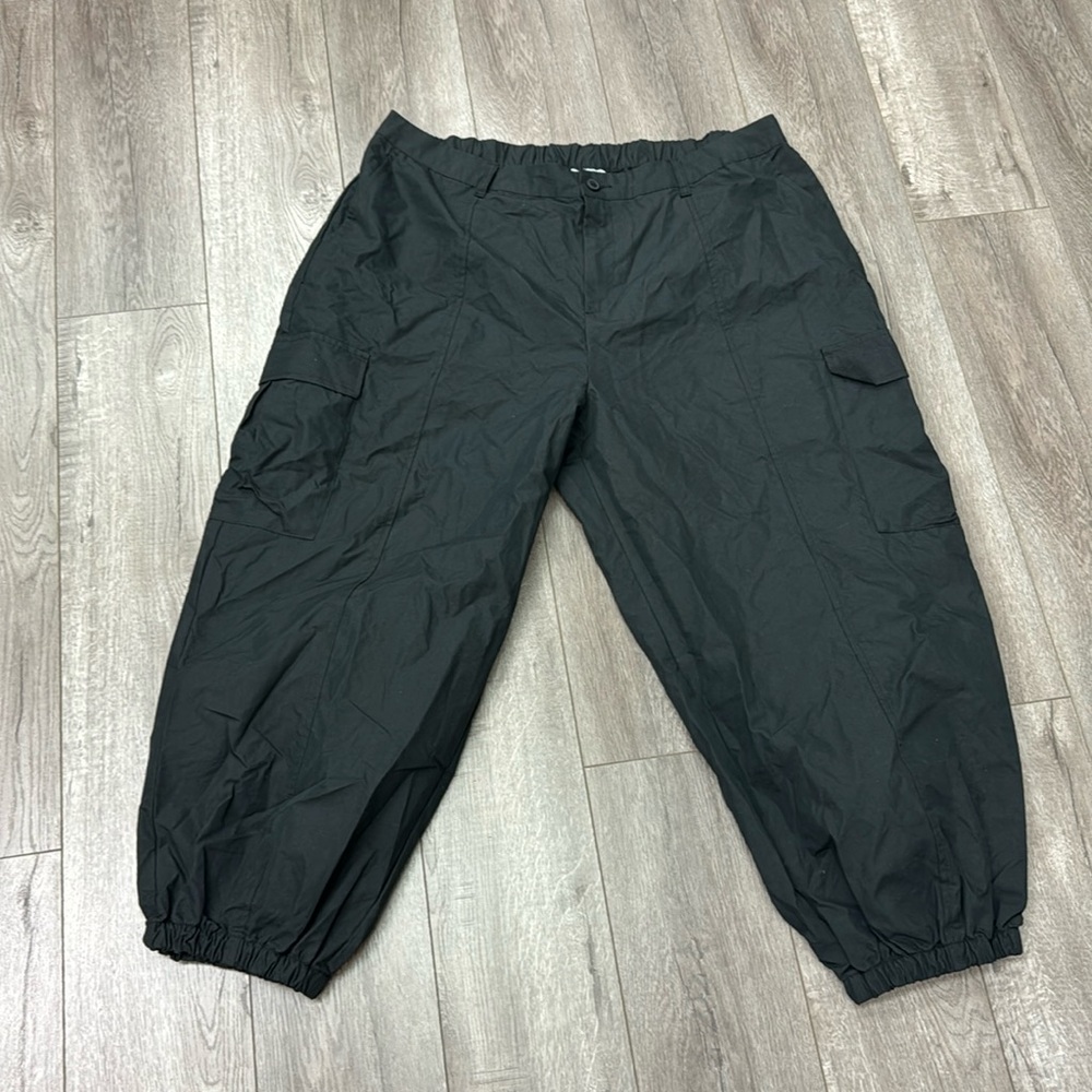 Future Collective Gabriela Karefa Johnson cargo pants black in color size 1X new